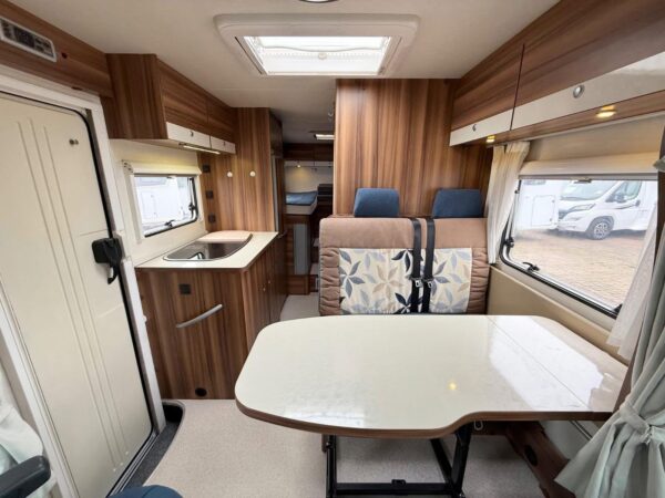 Weinsberg TI 650 MEG*Lits simples*Garage*