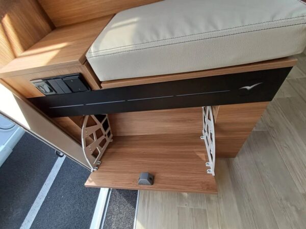 Pilote P 696 U EVIDENCE 2023