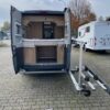 Knaus Boxstar Street - porte-bagages arrière automatique pivotant.