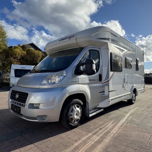 IMG_3594 Challenger GENESIS 36 / AUT / 140HK / D.BED / R.CAMERA / LEVÉE-ABAISSEMENT / TAMBOUR / 3500KG / REG POUR 5