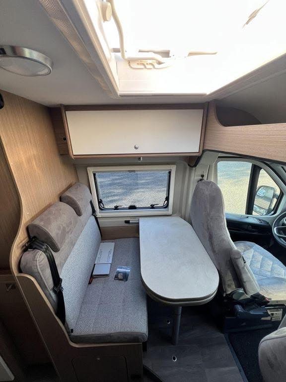 Carado Edition15 CV 600 *Auvent*Suspension pneumatique*NAVI*RFK