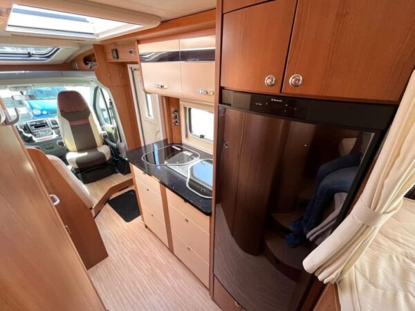 LMC Breezer V633 G - Festett - auto.Sat/TV - Solar