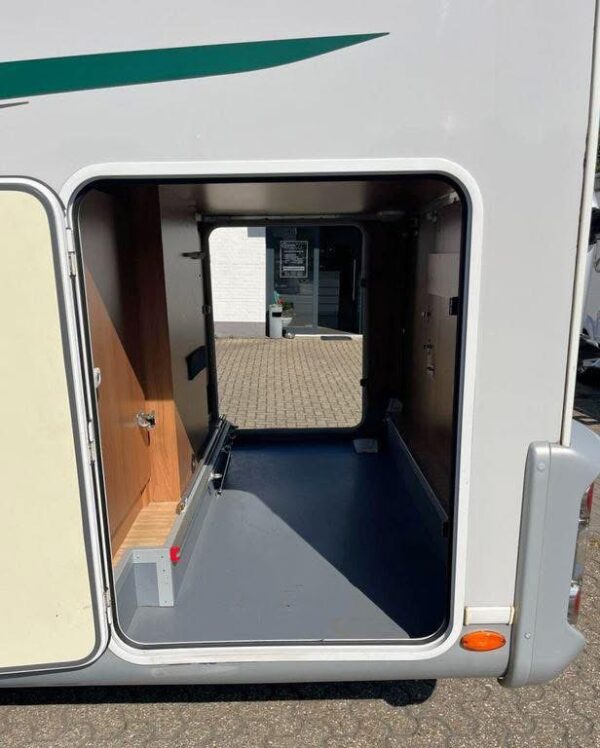 LMC Breezer V633 G - Festett - auto.Sat/TV - Solar