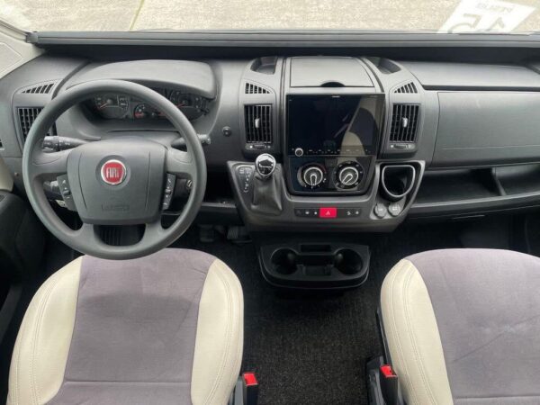 IMG_2791 Pössl Chausson V594S VIP 9G Automatique Toit Suré Rehaussant