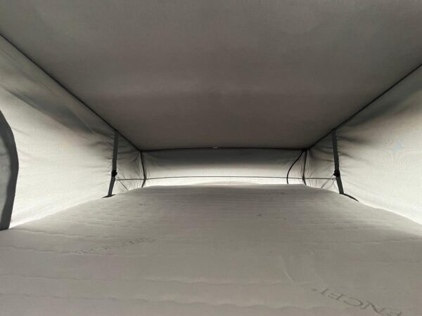 IMG_2800 Pössl Chausson V594S VIP 9G Automatique Toit Suré Rehaussant